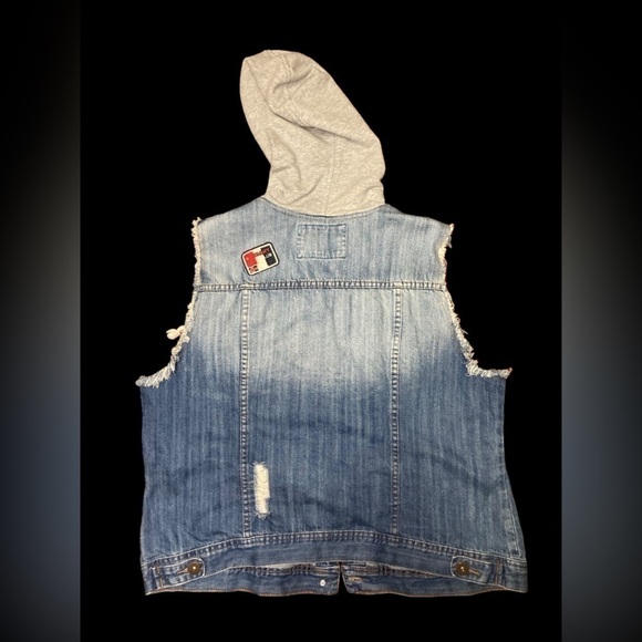 ‼️ SOLD OUT‼️ Forever 21 Size XL Denim Hoodie Vest Jacket - Picture 5 of 7
